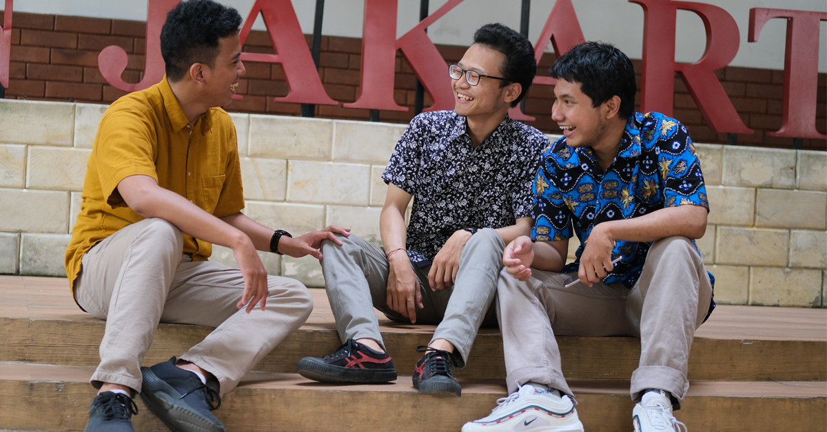 طلب جامعة شريف هداية الله الإسلامية لحكومية جاكرتا رون مناقشة